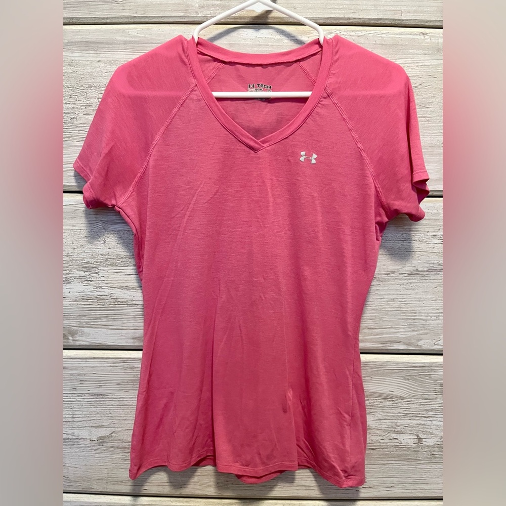 Women’s Under Amour Pink Breathable Shirt Size S/M V-neck